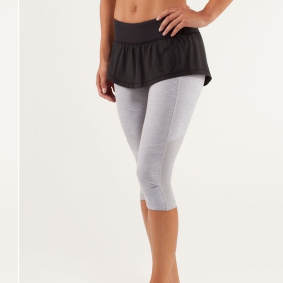 Lululemon Spin It To Win It Crop Grey/ Black - Picture 3 of 11